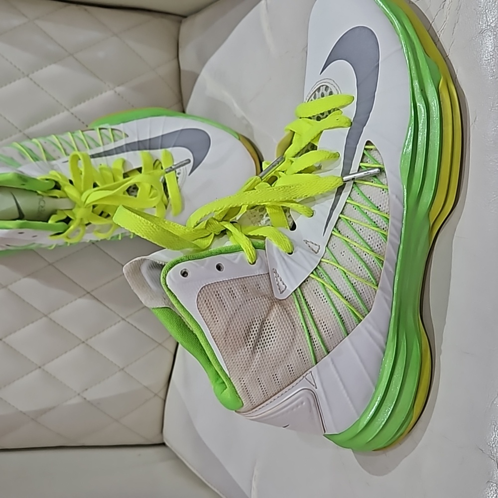 Nike Hyperdunks Size 7 - image 2